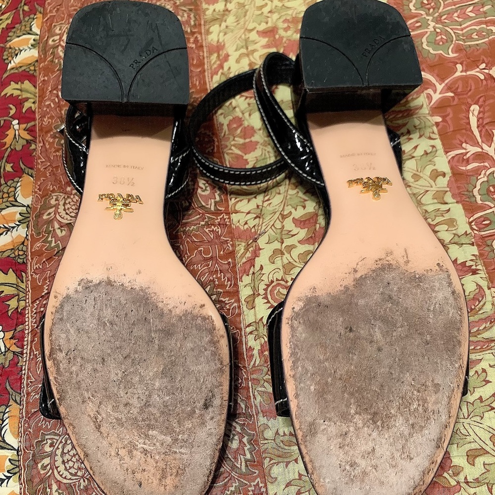Prada Sandals!! Beautiful , very good conditions. Come with the original bag. - Picture 4 of 6